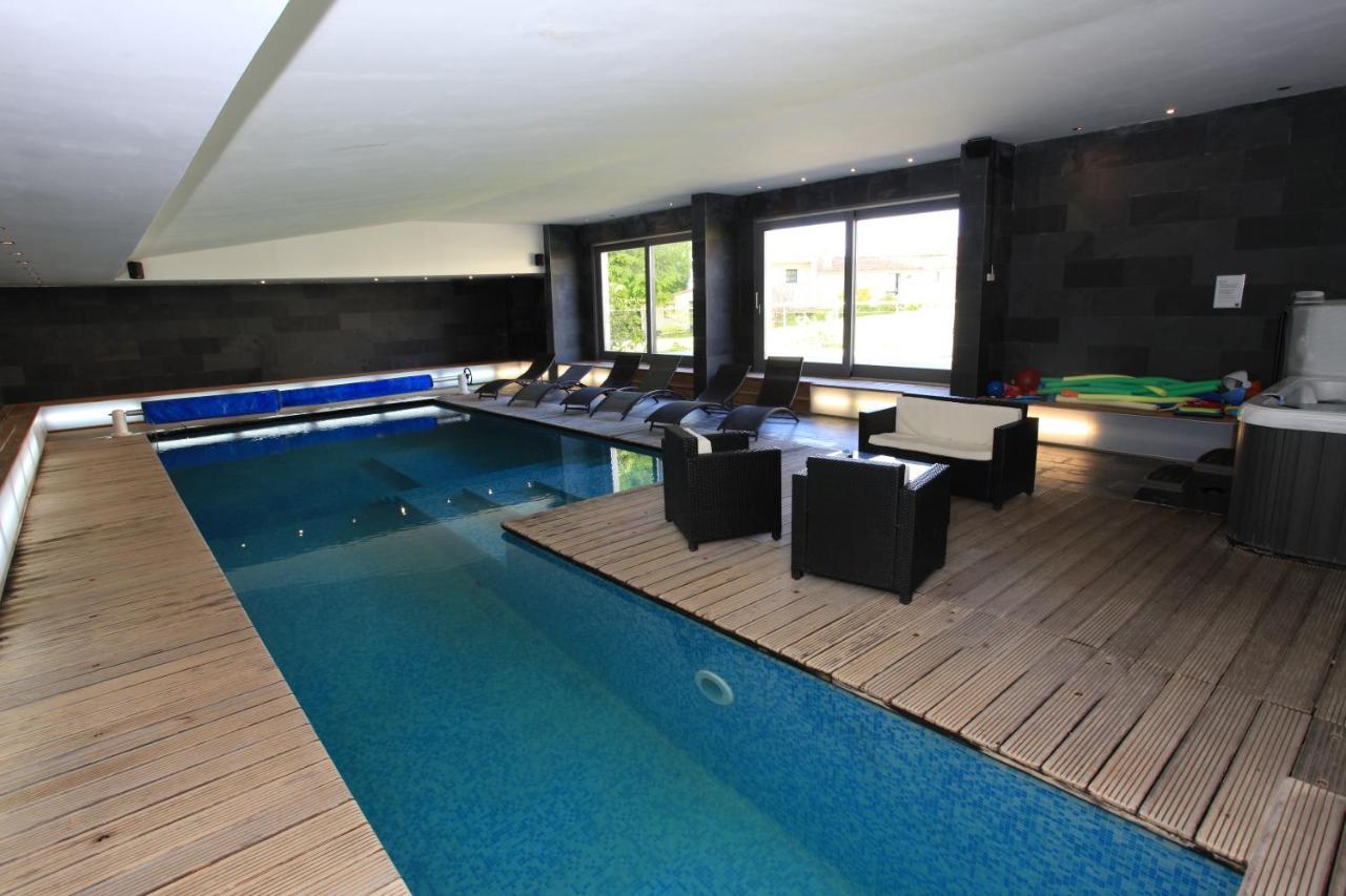 Le Clos Du Miroir Courset 外观 照片