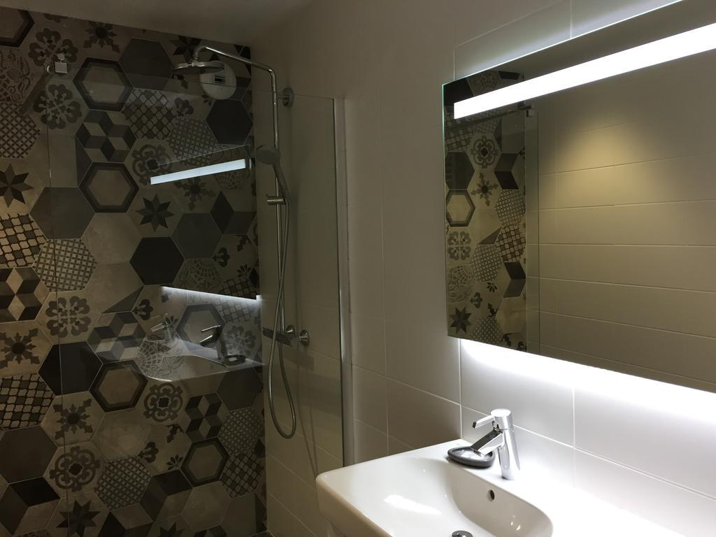 Le Clos Du Miroir Courset 外观 照片