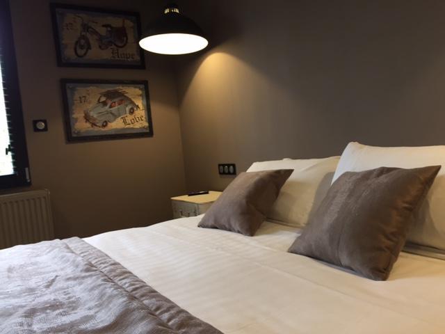 Le Clos Du Miroir Courset 外观 照片